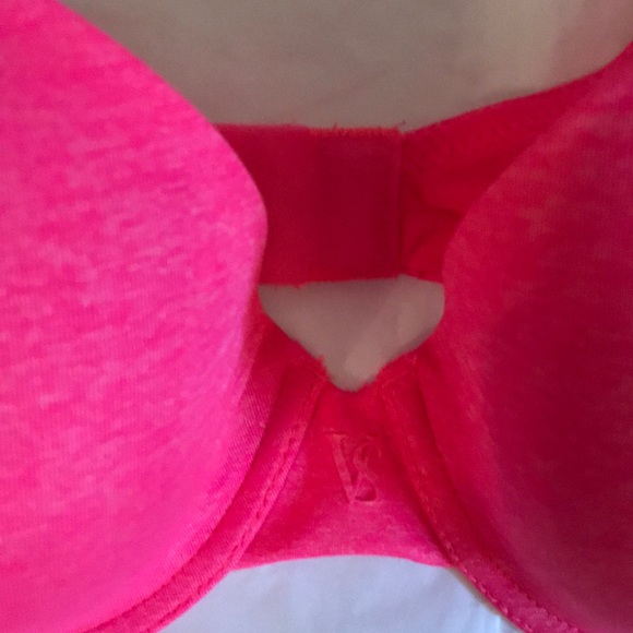 32D Victoria’s Secret Semi-Demi Bra - Picture 3 of 5